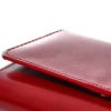czerwony portfel skórzany